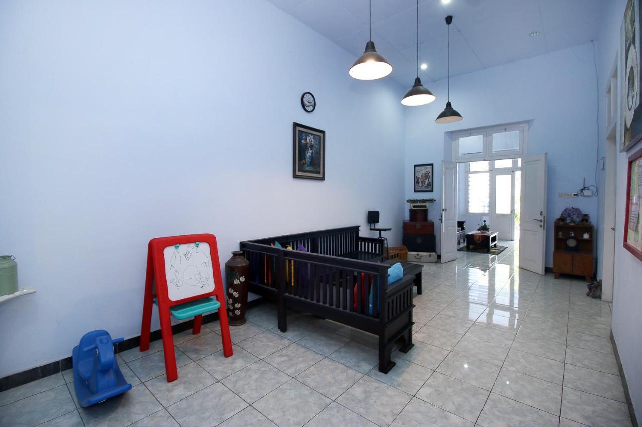 Reddoorz Near Stasiun Lawang Hotel Buitenkant foto
